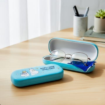 Moomin "Don't I look Intelligent" Hard Glasses Case