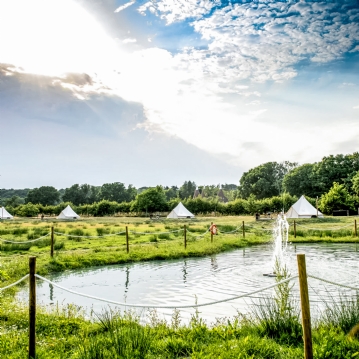 Luxury Under the Stars with Breakfast, Wine Tasting and Tour