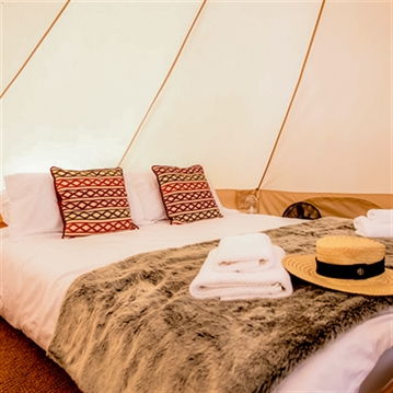 Luxury Under the Stars with Breakfast, Wine Tasting and Tour