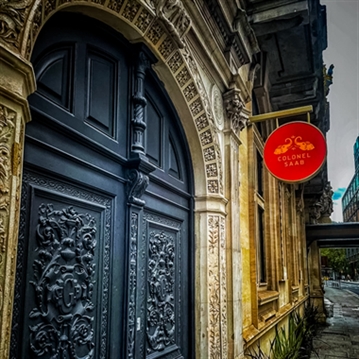 Chai, Charlie and Prosecco with the Colonel