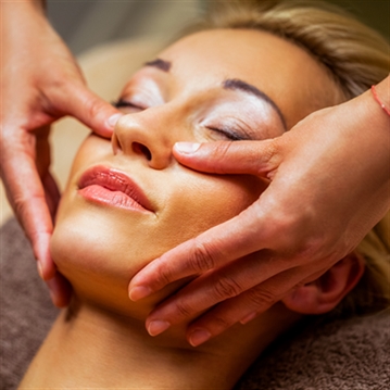 Glowing 60min Beauty Treatment