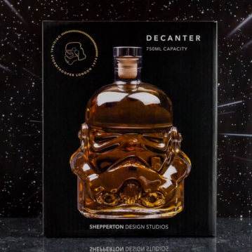 https://www.findmeagift.co.uk/site_media/images/products/p_panel/thu323_stormtrooper_glass_decanter_12.jpg