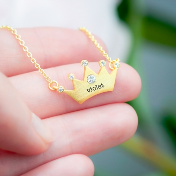 Gold chain with crown pendant best sale
