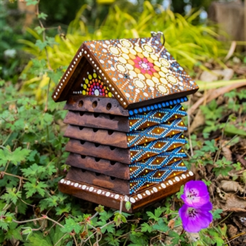 Artisan Bee Hotel