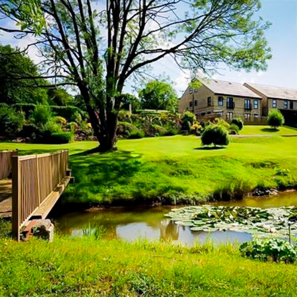 Activity Superstore One Night Stay With Dinner And Fizz For Two At The Sitwell Arms