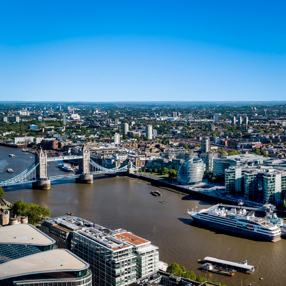 Activity Superstore 25 Minute Helicopter Tour Over London For Two