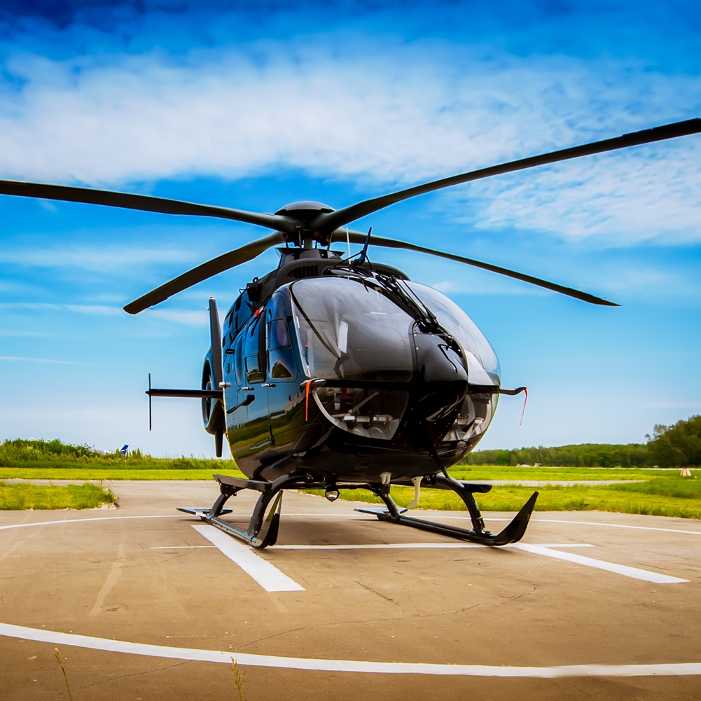 Activity Superstore Deluxe Helicopter Flight With A Glass Of Bubbly & Chocolates