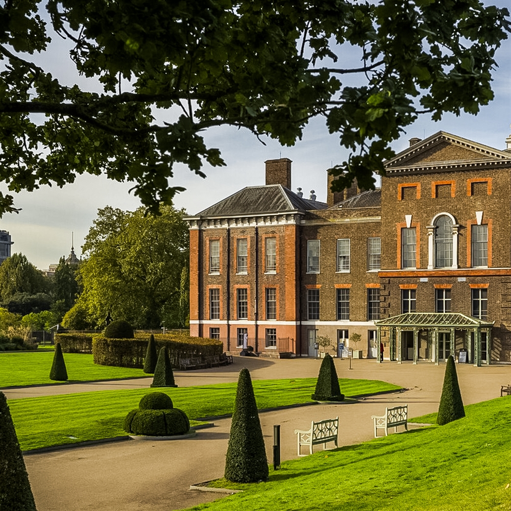 Activity Superstore Women's Entrance To Kensington Palace & Two Course Meal At The Stablehand For Two