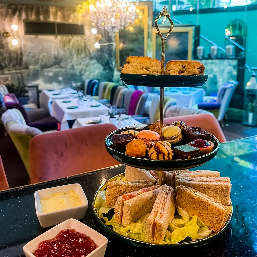 Activity Superstore Cream Sparkling Persian Afternoon Tea For Two