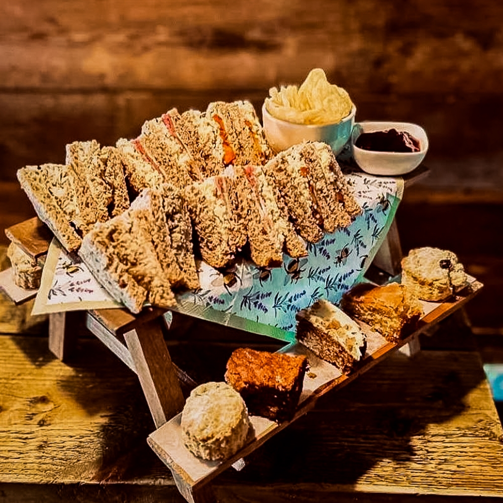 Activity Superstore Heavenly/Golden/Cream Afternoon Tea For Two At Sixty Degrees