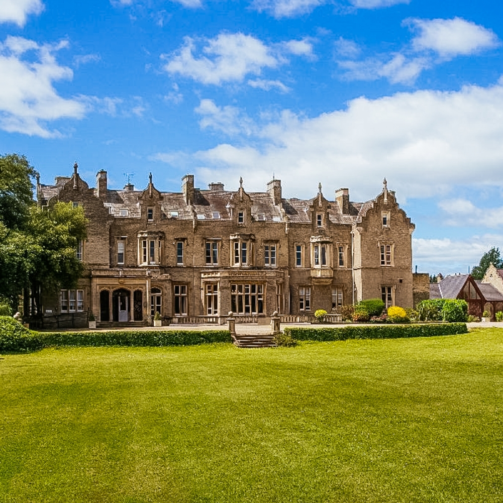 Activity Superstore One Night With Dinner For Two At Shendish Manor Hotel
