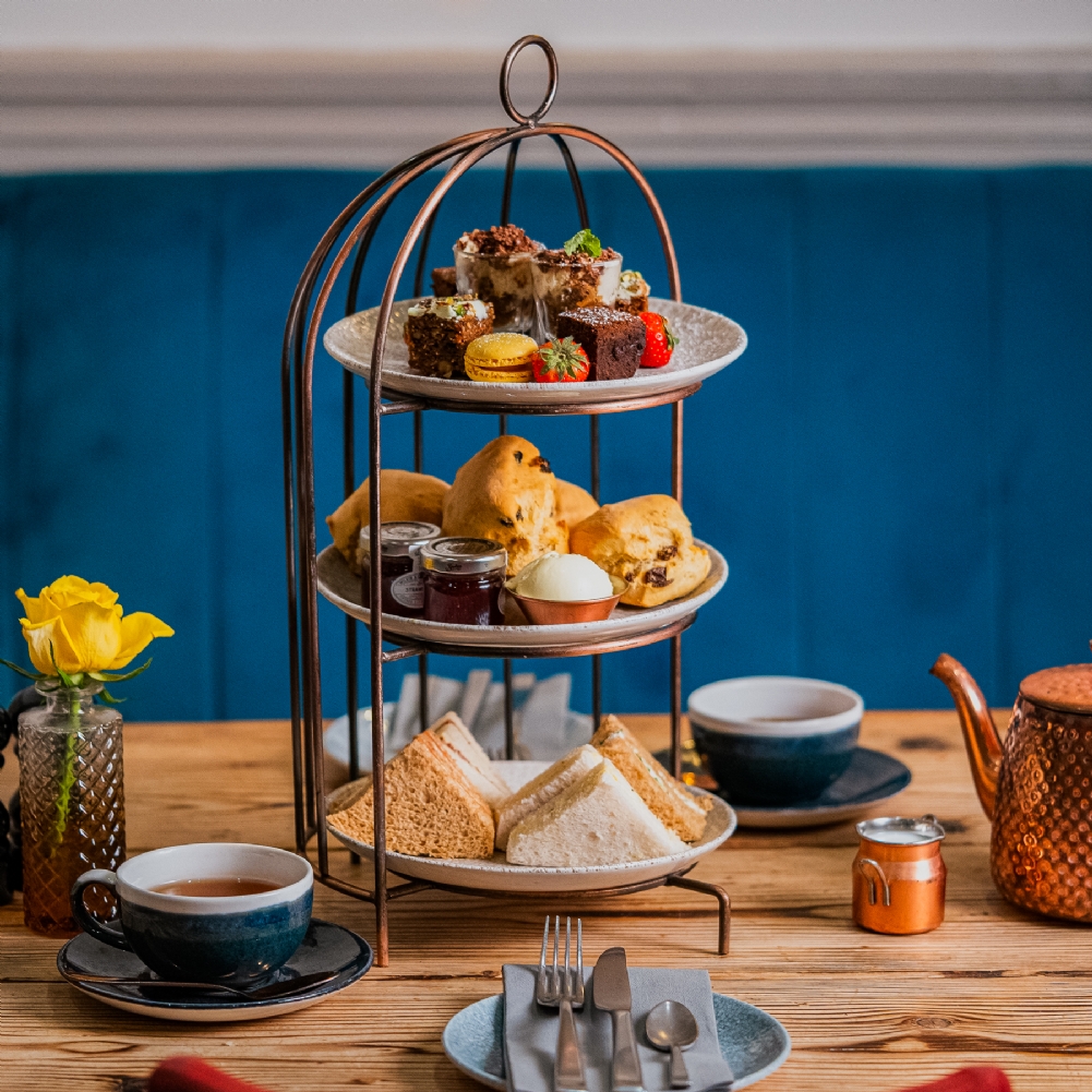 Activity Superstore Imperial War Museum Entry For Two & Afternoon Tea At The Lodge