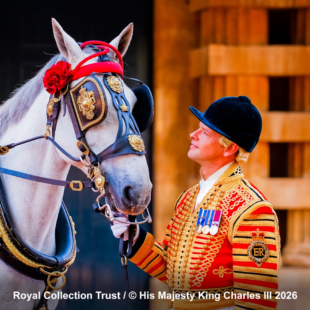 Activity Superstore Gold/Cream Entrance To The Royal Mews & Afternoon Tea At Clermont Charring Cross For 2