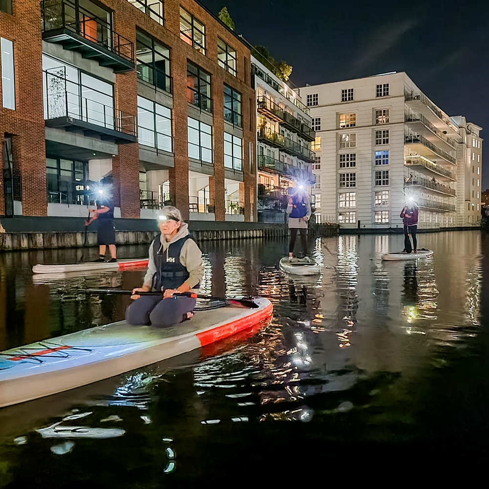 Indytute Full Moon Paddleboard Through London