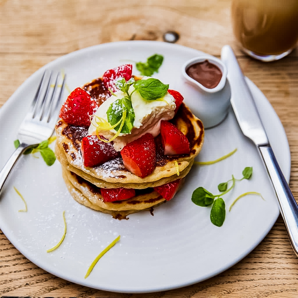 Indytute Golden Sweet Pancakes And Prosecco For Two
