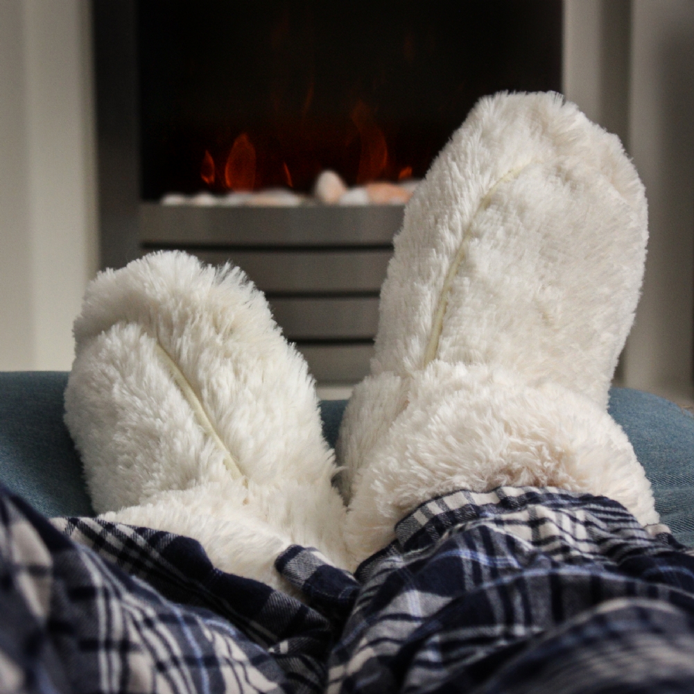Intelex Ltd Women's Cream Microwavable Slippers - Boots