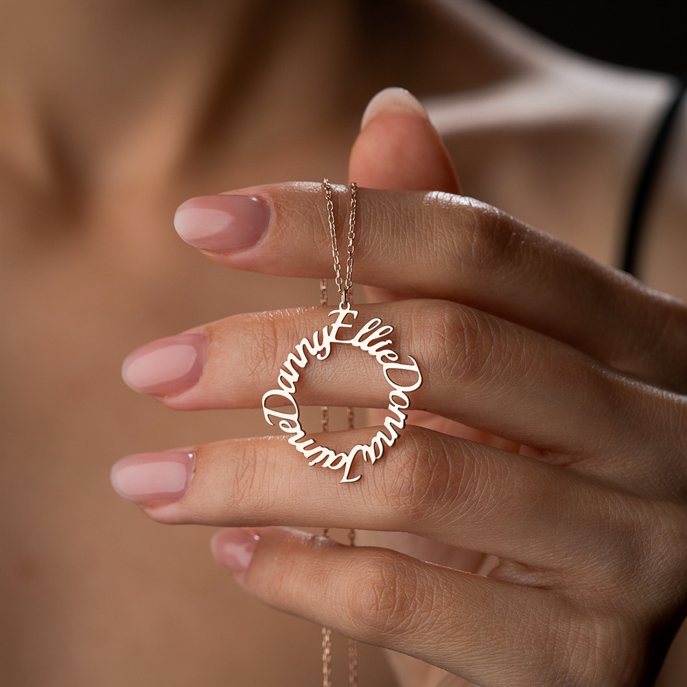 Potiega Silver/Gold Personalised Circle Family Name Necklace