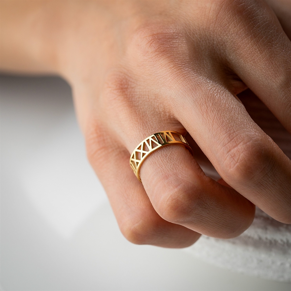 Potiega Gold Personalised Roman Numeral Ring (18K Plated)
